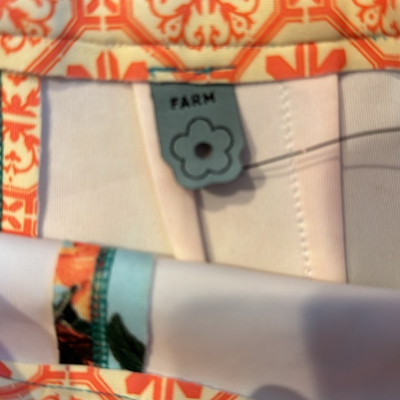 Farm shorts size 0 - Picture 2 of 4